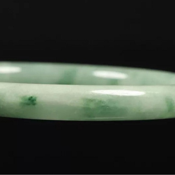 VINTAGE Medium jadeite Green:White Jade Bangle Size 59mm Round Princess Cut G123 - Picture 4 of 4